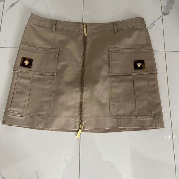 Cute Michael Kors, summer mini skirt taupe colour size 8 with shark lock pockets - Picture 4 of 13